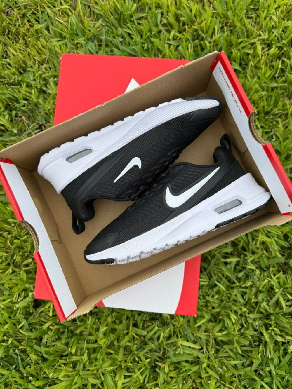 6 WOMEN’S NIKE AIR MAX NUAXIS BLACK WHITE HF1233-001 SNEAKERS OREO CLASSIC - Picture 7 of 7